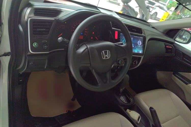 Used Honda City 2015 1.5L CVT Comfort Version Center Console