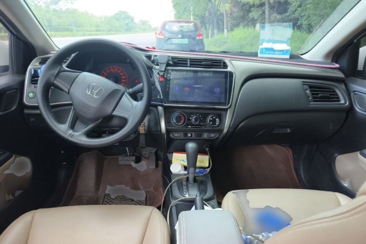 Used Honda City 2015 1.5L CVT Comfort Version Center Console