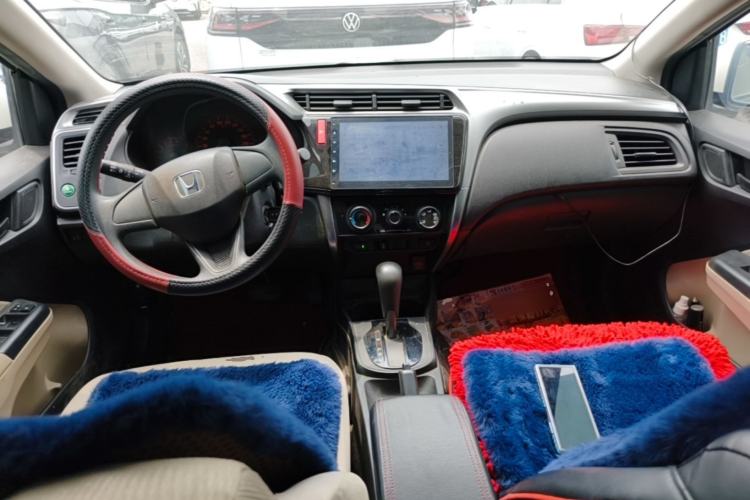 Used Honda City 2015 1.5L CVT Comfort Version Center Console