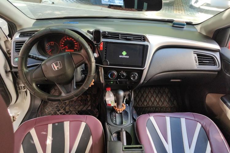Used Honda City 2015 1.5L CVT Comfort Version Center Console