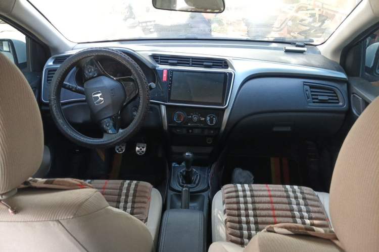 Used Honda City 2015 1.5L manual Comfort version Center Console