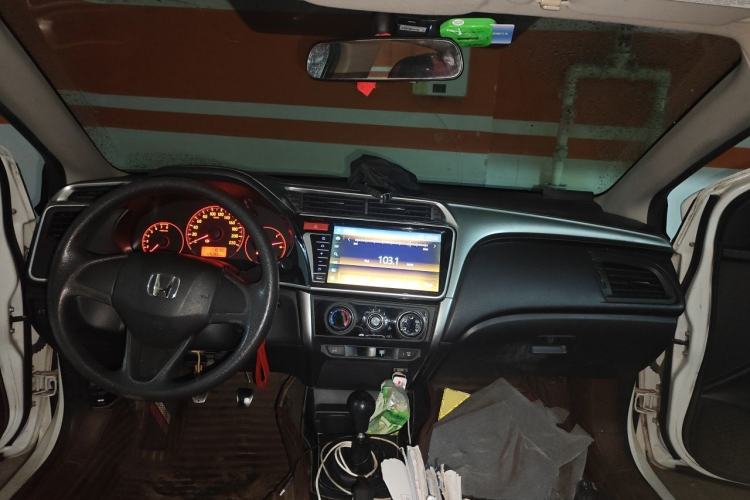 Used Honda City 2015 1.5L manual Comfort version Center Console