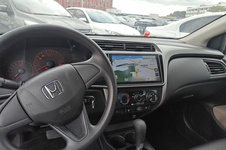 Used Honda City 2015 1.5L CVT Comfort Version Center Console