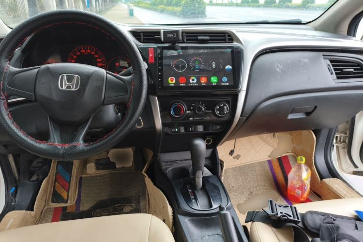 Used Honda City 2015 1.5L CVT Comfort Version Center Console