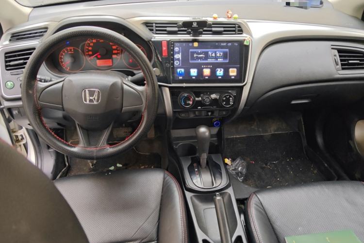 Used Honda City 2015 1.5L CVT Comfort Version Center Console