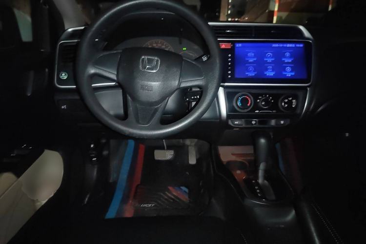 Used Honda City 2015 1.5L CVT Comfort Version Center Console