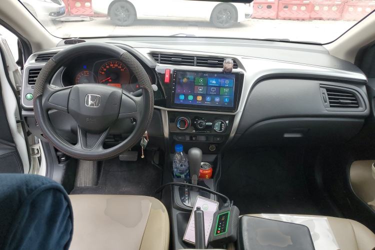 Used Honda City 2015 1.5L CVT Comfort Version Center Console