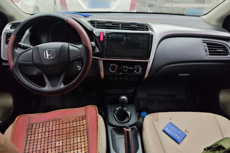 Used Honda City 2015 1.5L manual Comfort version Center Console