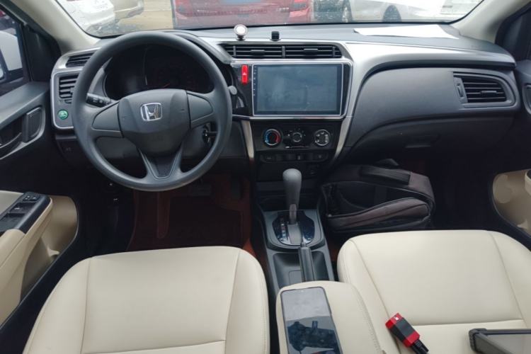 Used Honda City 2015 1.5L CVT Comfort Version Center Console