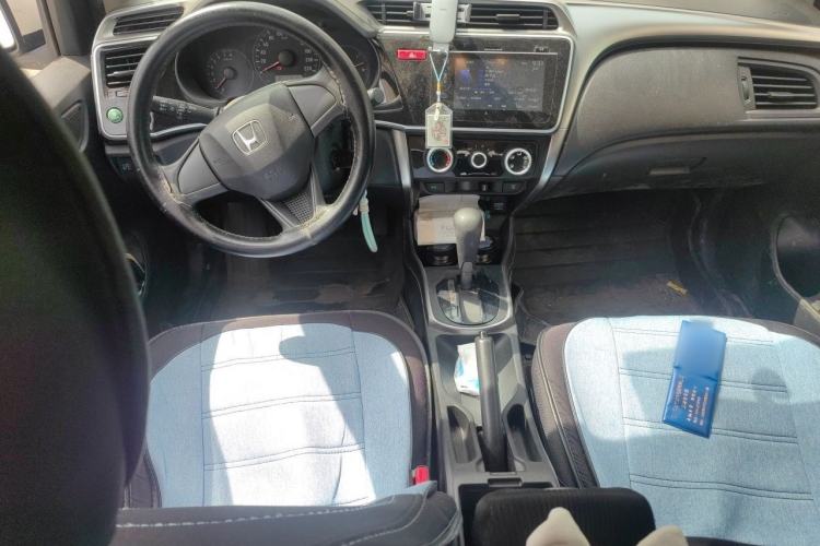 Used Honda City 2015 1.5L CVT Luxury Edition Center Console