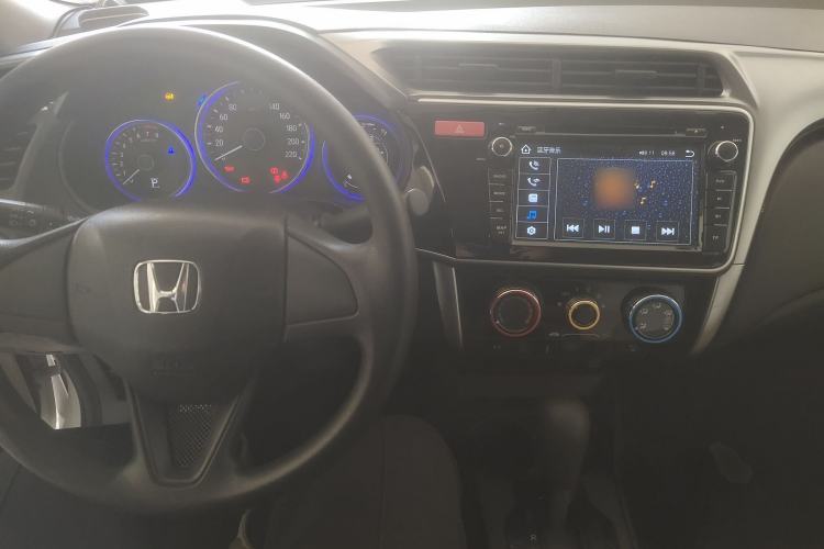 Used Honda City 2015 1.5L CVT Comfort Version Center Console