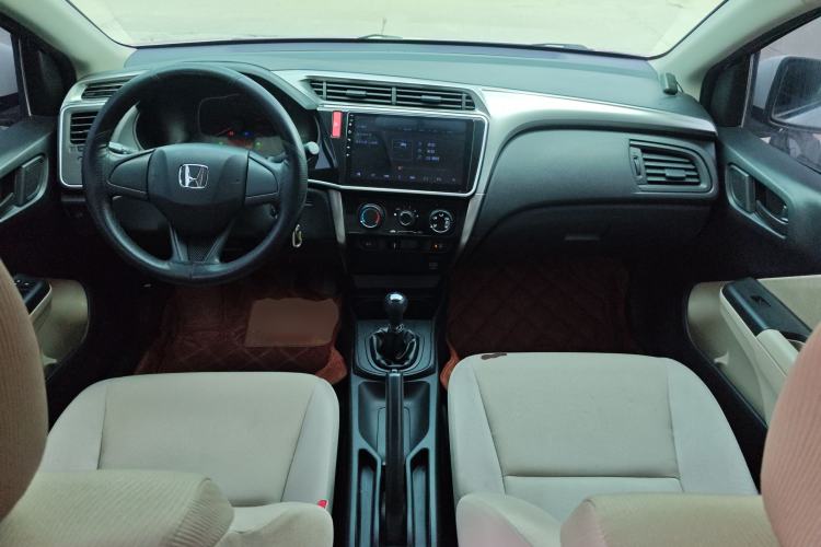 Used Honda City 2015 1.5L manual Comfort version Center Console
