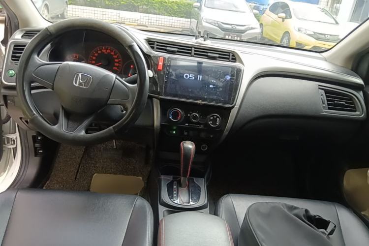 Used Honda City 2015 1.5L CVT Comfort Version Center Console