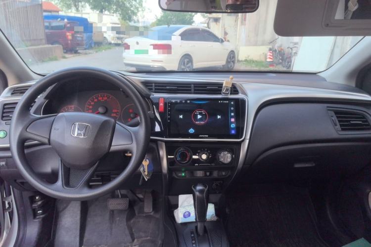 Used Honda City 2015 1.5L CVT Comfort Version Center Console