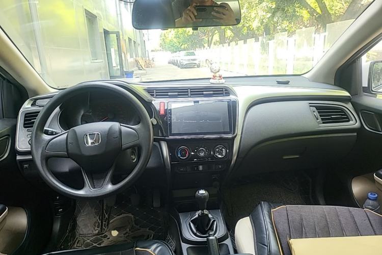 Used Honda City 2015 1.5L Manual Advance Edition Center Console