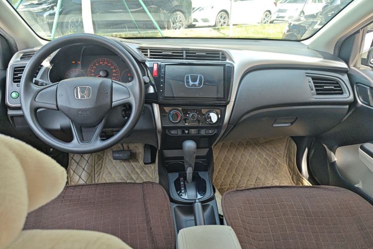 Used Honda City 2015 1.5L CVT Comfort Version Center Console
