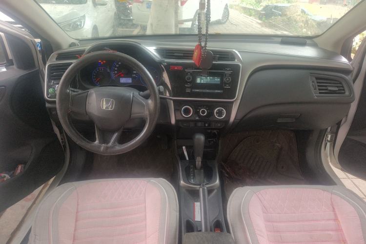 Used Honda City 2015 1.5L CVT Luxury Edition Center Console