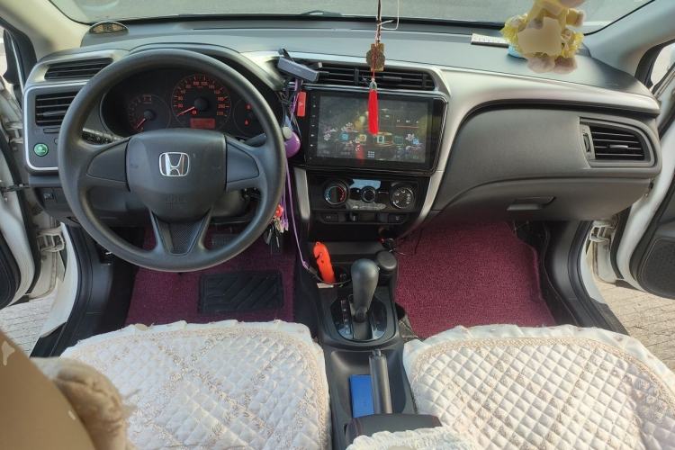 Used Honda City 2015 1.5L CVT Comfort Version Center Console