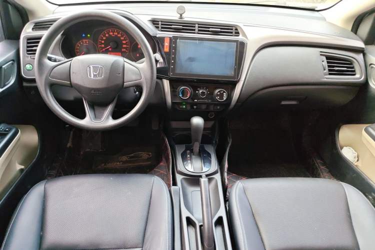 Used Honda City 2015 1.5L CVT Comfort Version Center Console