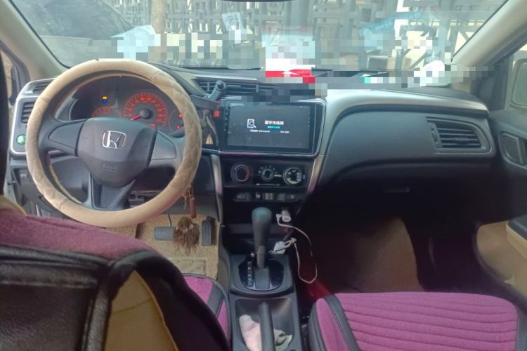 Used Honda City 2015 1.5L CVT Comfort Version Center Console