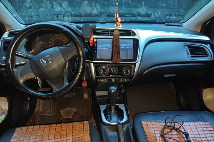 Used Honda City 2015 1.5L CVT Comfort Version Center Console