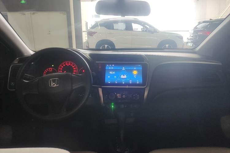 Used Honda City 2015 1.5L CVT Comfort Version Center Console