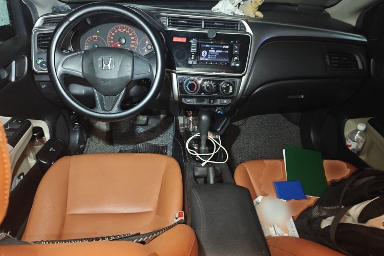 Used Honda City 2015 1.5L CVT Comfort Version Center Console
