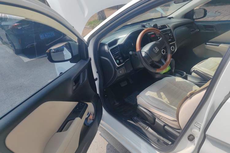 Used Honda City 2015 1.5L CVT Luxury Edition Driver Seat