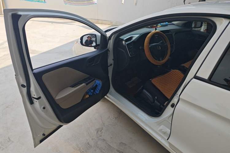 Used Honda City 2015 1.5L CVT Comfort Version Driver Seat