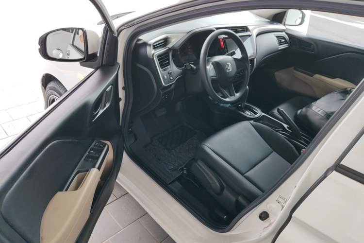 Used Honda City 2015 1.5L CVT Comfort Version Driver Seat