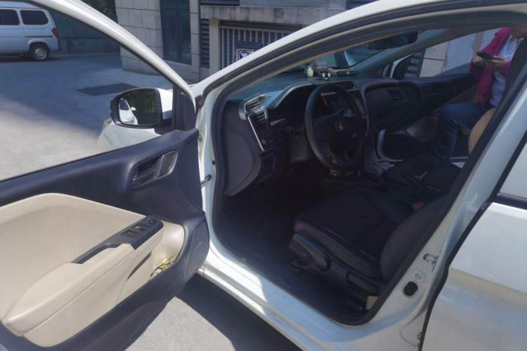 Used Honda City 2015 1.5L CVT Comfort Version Driver Seat