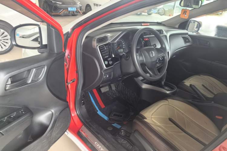 Used Honda City 2015 1.5L CVT Luxury Edition Driver Seat