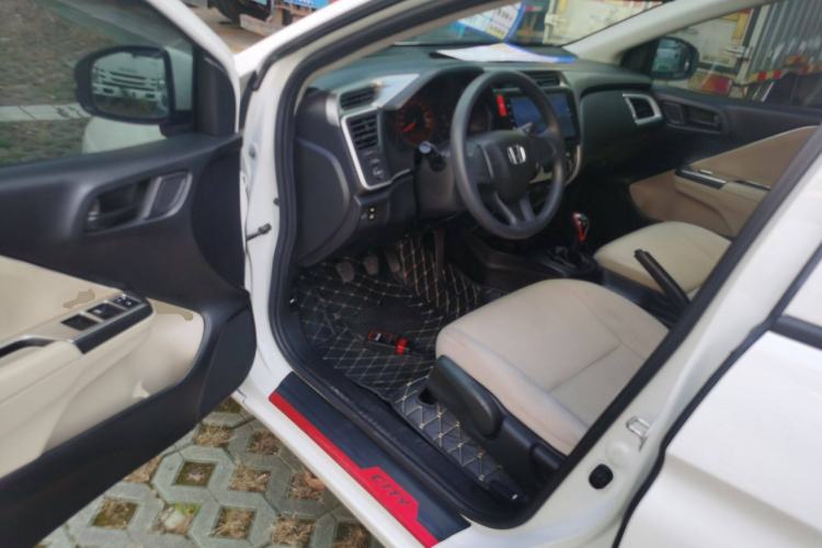 Used Honda City 2015 1.5L manual Comfort version Driver Seat