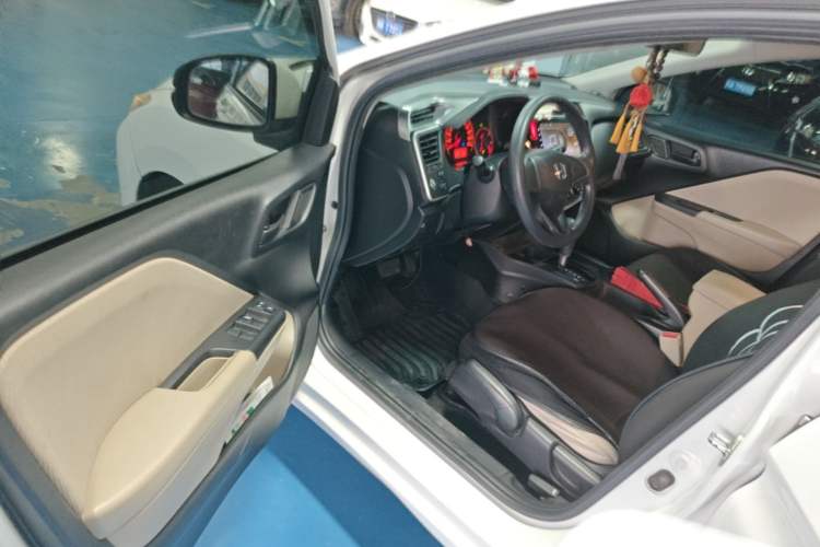 Used Honda City 2015 1.5L CVT Comfort Version Driver Seat