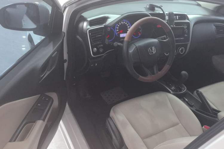 Used Honda City 2015 1.5L CVT Luxury Edition Driver Seat