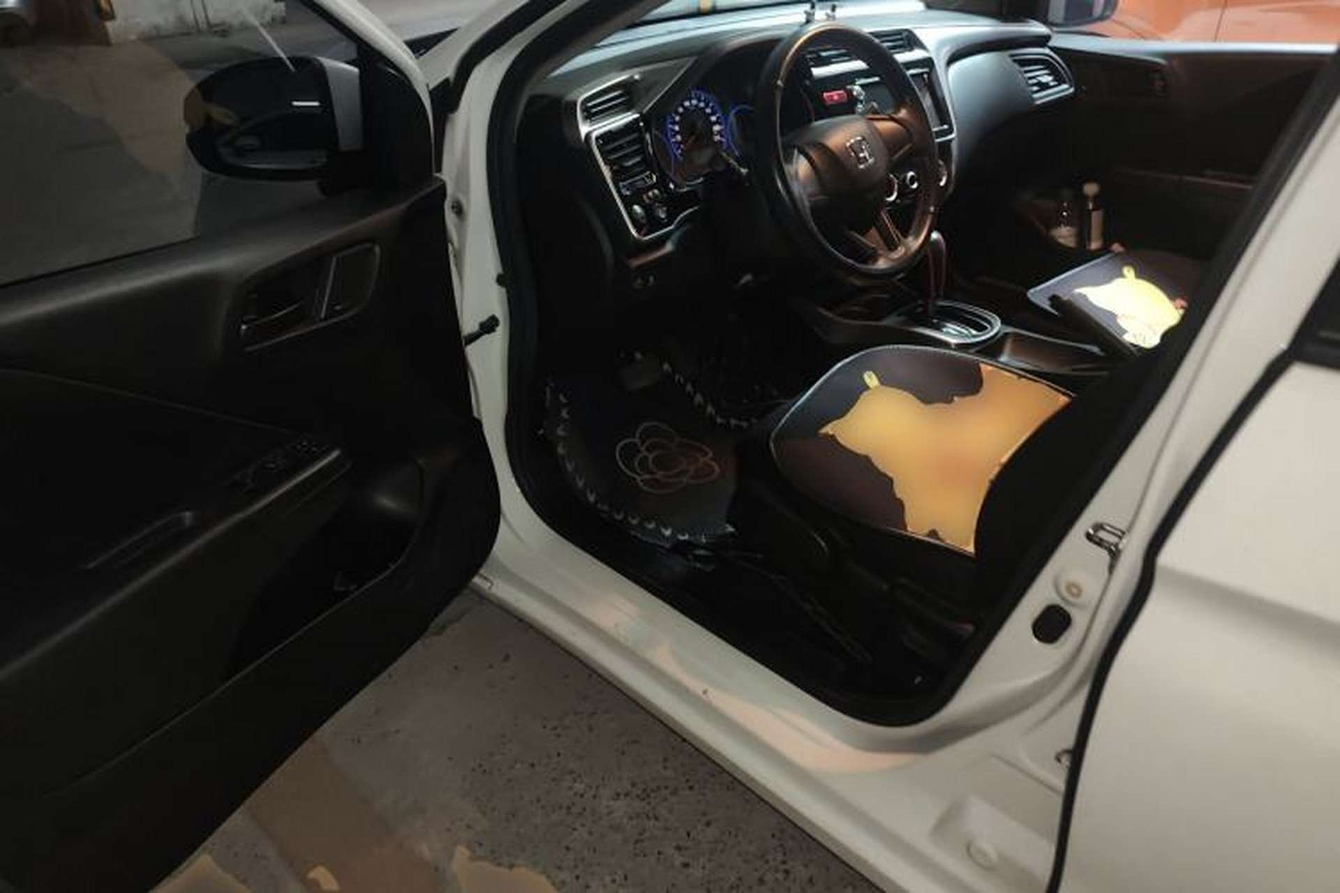 Used Honda City 2015 1.5L CVT Luxury Edition Driver Seat