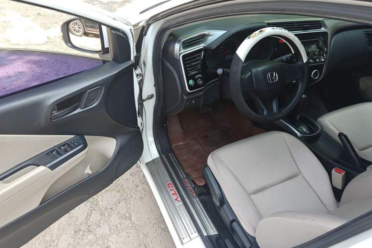 Used Honda City 2015 1.5L CVT Luxury Edition Driver Seat