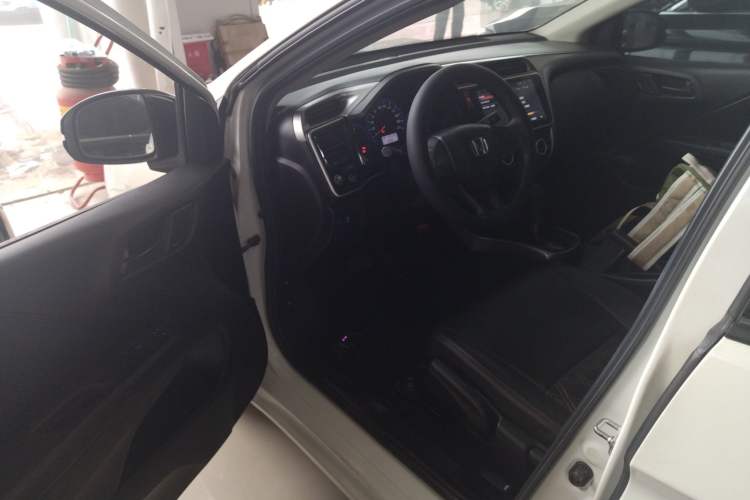 Used Honda City 2015 1.5L CVT Luxury Edition Driver Seat