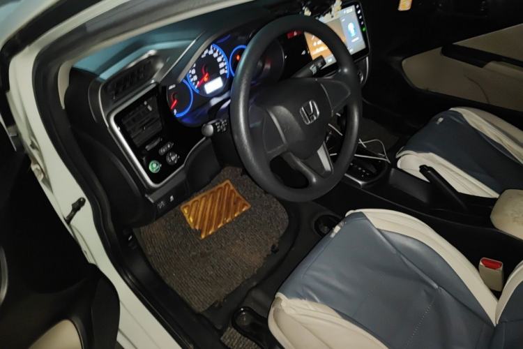 Used Honda City 2015 1.5L CVT Luxury Edition Driver Seat