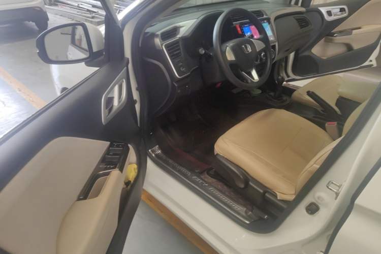 Used Honda City 2015 1.5L Manual Advance Edition Driver Seat