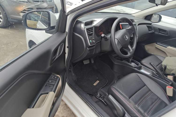 Used Honda City 2015 1.5L CVT Comfort Version Driver Seat