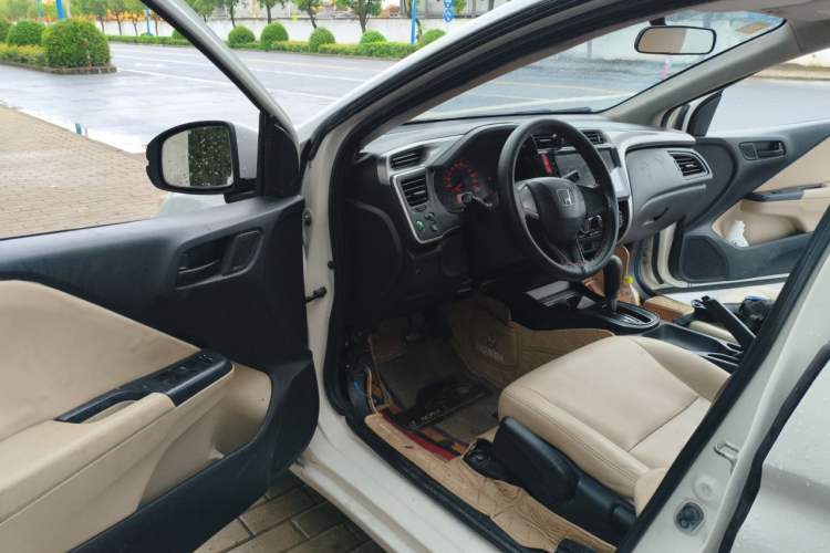 Used Honda City 2015 1.5L CVT Comfort Version Driver Seat