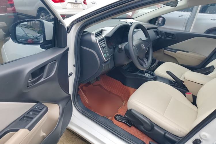 Used Honda City 2015 1.5L CVT Comfort Version Driver Seat