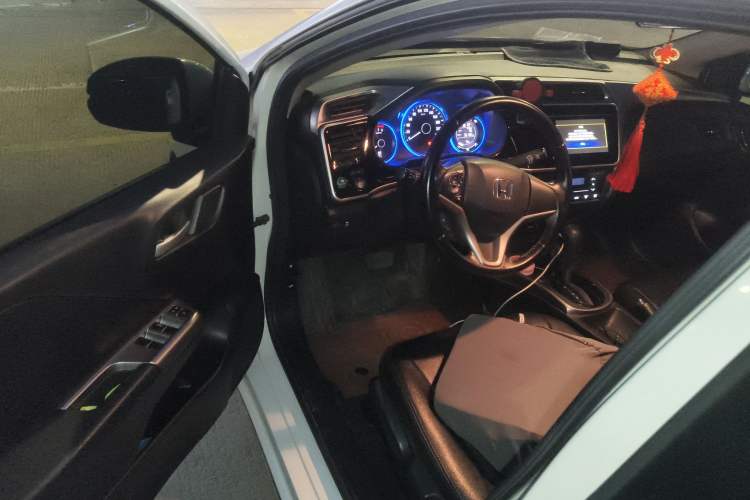 Used Honda City 2015 1.5L CVT Flagship Edition Driver Seat