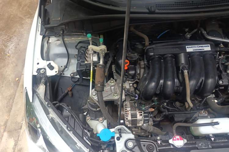 Used Honda City 2015 1.5L manual Comfort version Engine Bay Right