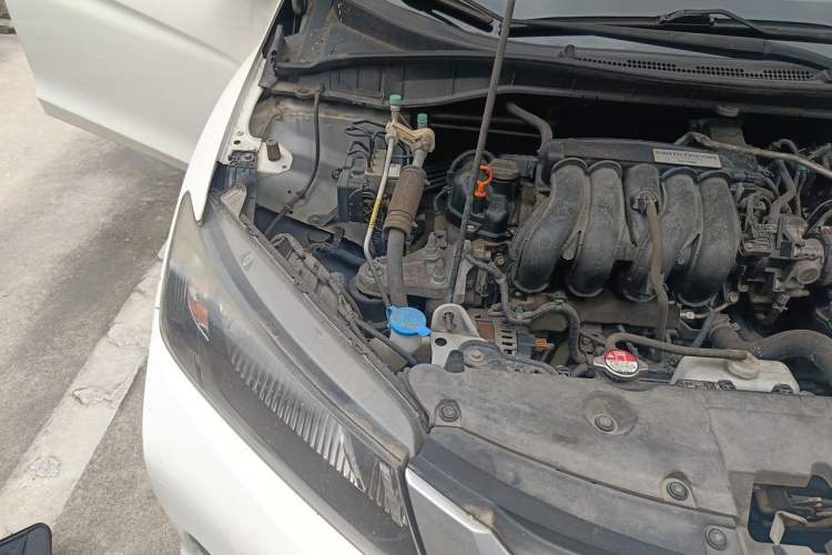 Used Honda City 2015 1.5L Manual Advance Edition Engine Bay Right