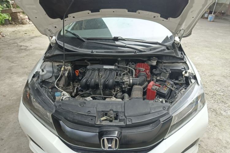Used Honda City 2015 1.5L manual Comfort version Engine Bay