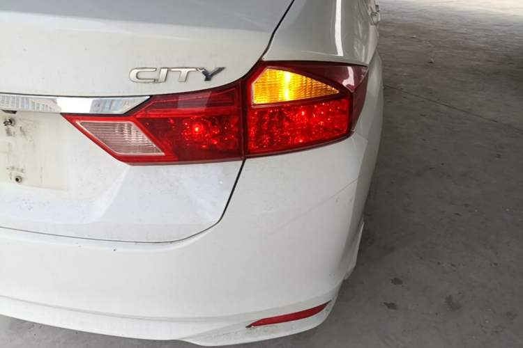 Used Honda City 2015 1.5L Manual Advance Edition Exterior 3