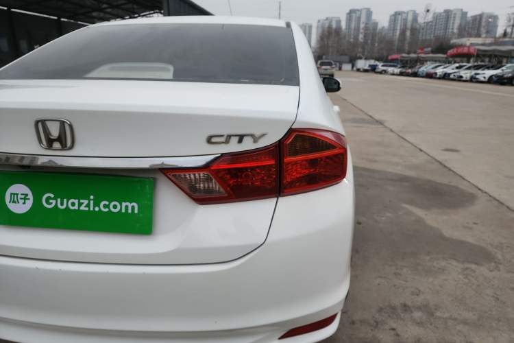 Used Honda City 2015 1.5L manual Comfort version Exterior 4