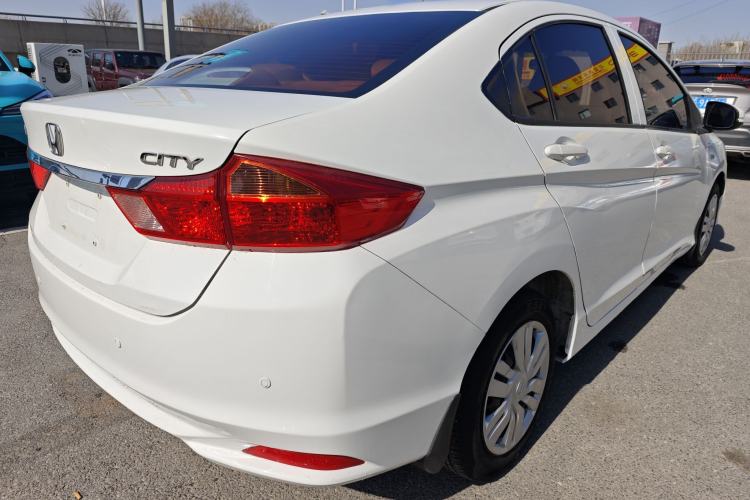Used Honda City 2015 1.5L Manual Advance Edition Exterior 4